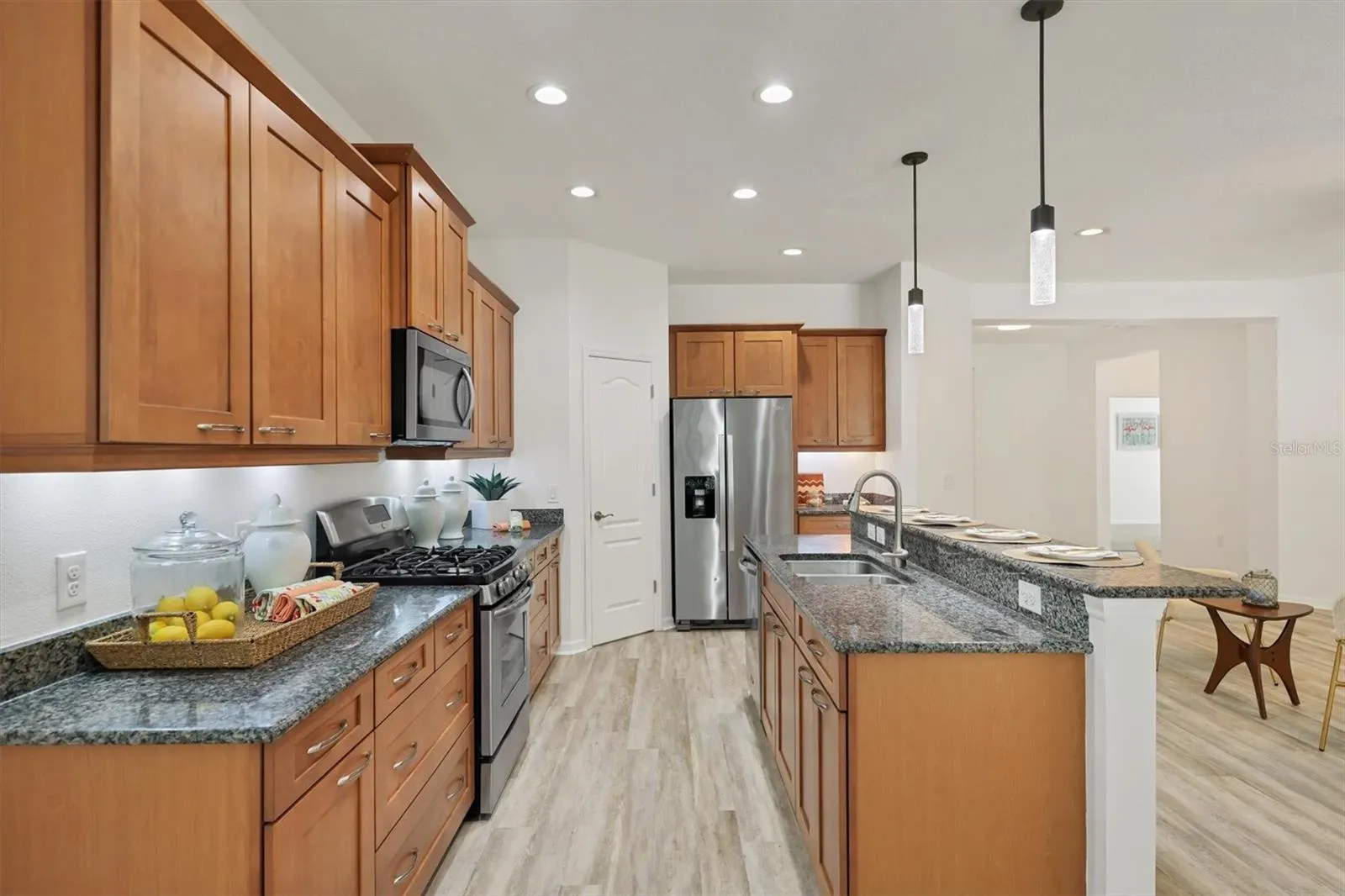 4806 LAKE BREEZE TER