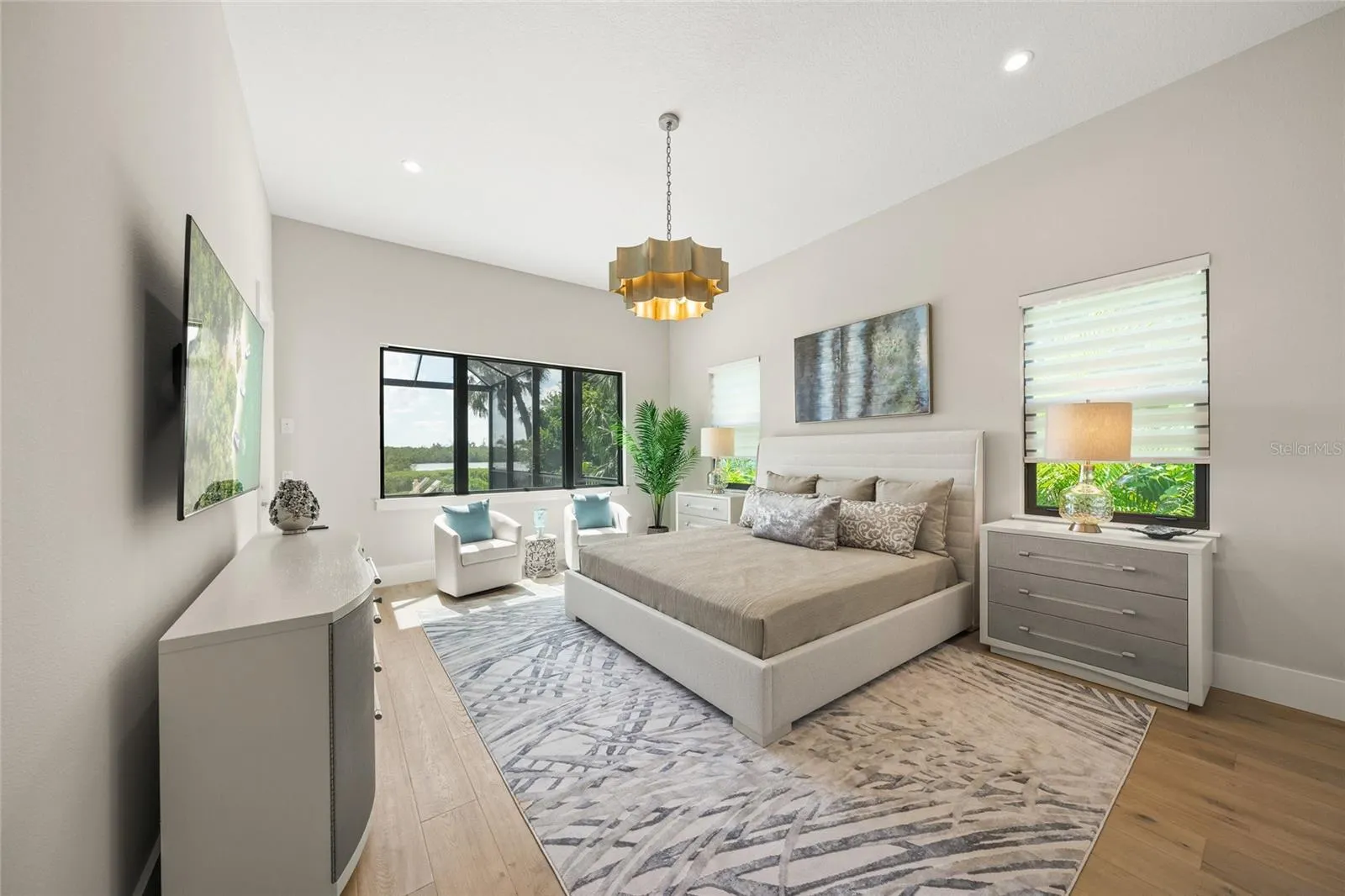 1109 BAYSHORE RD
