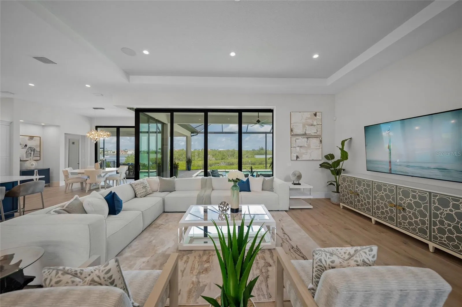 1109 BAYSHORE RD