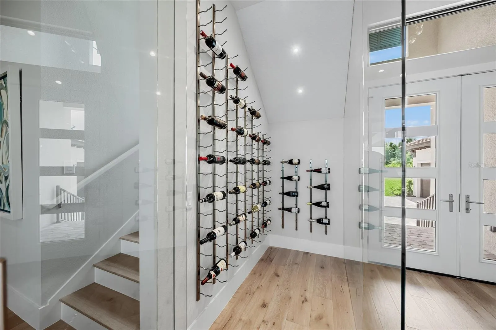 1109 BAYSHORE RD