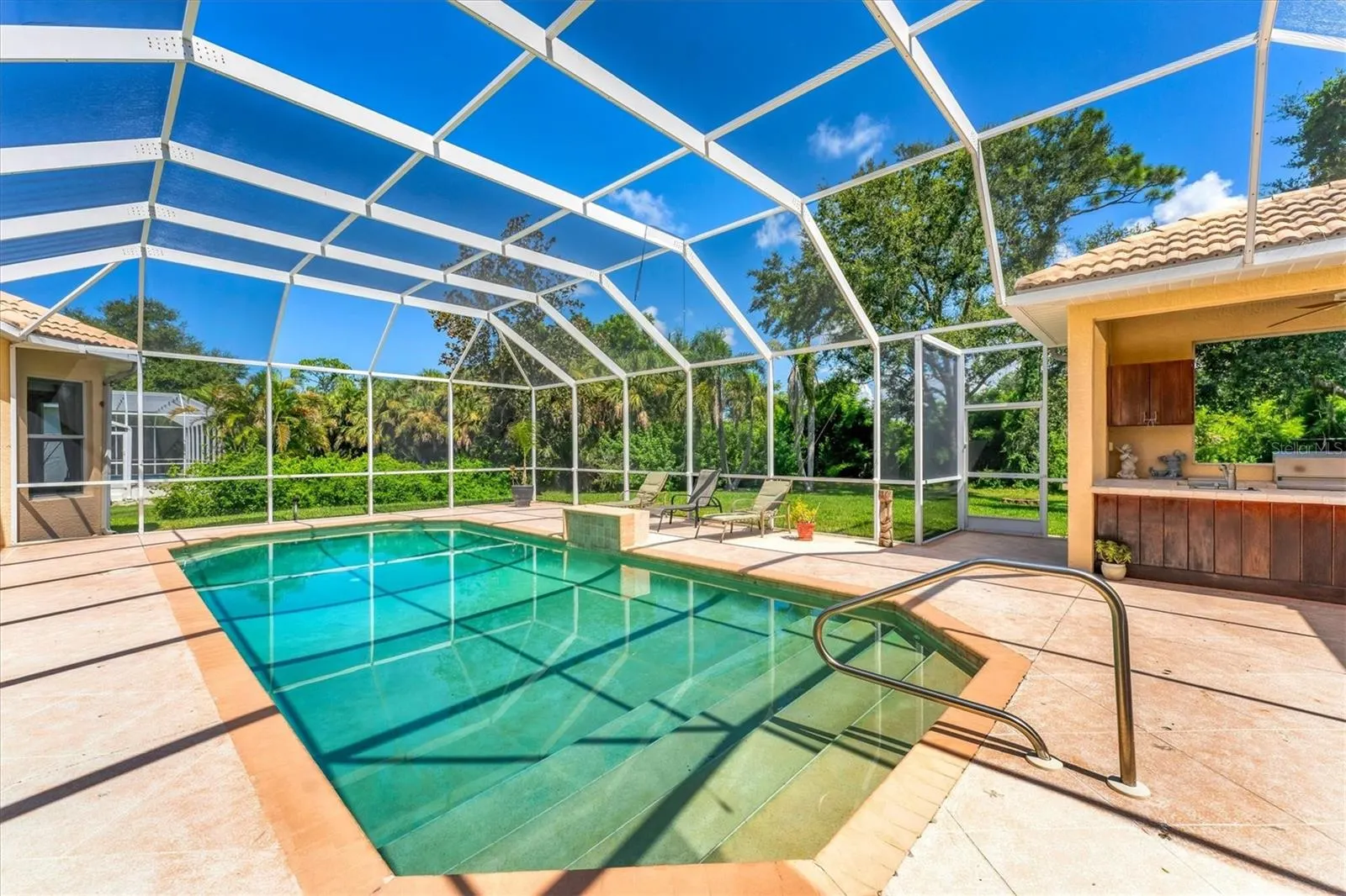 1255 SORRENTO WOODS BLVD