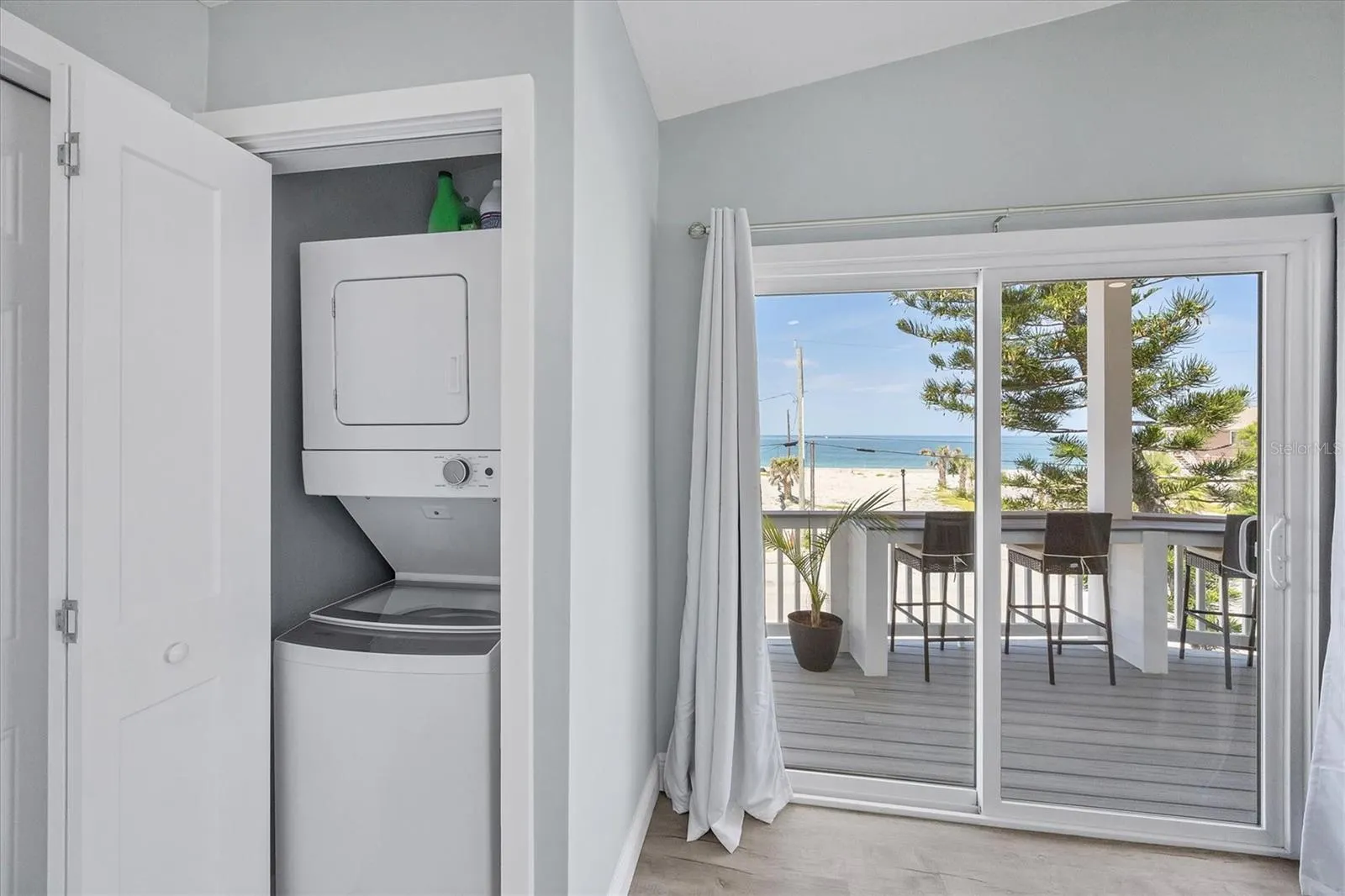 1107 SHORE VIEW DR