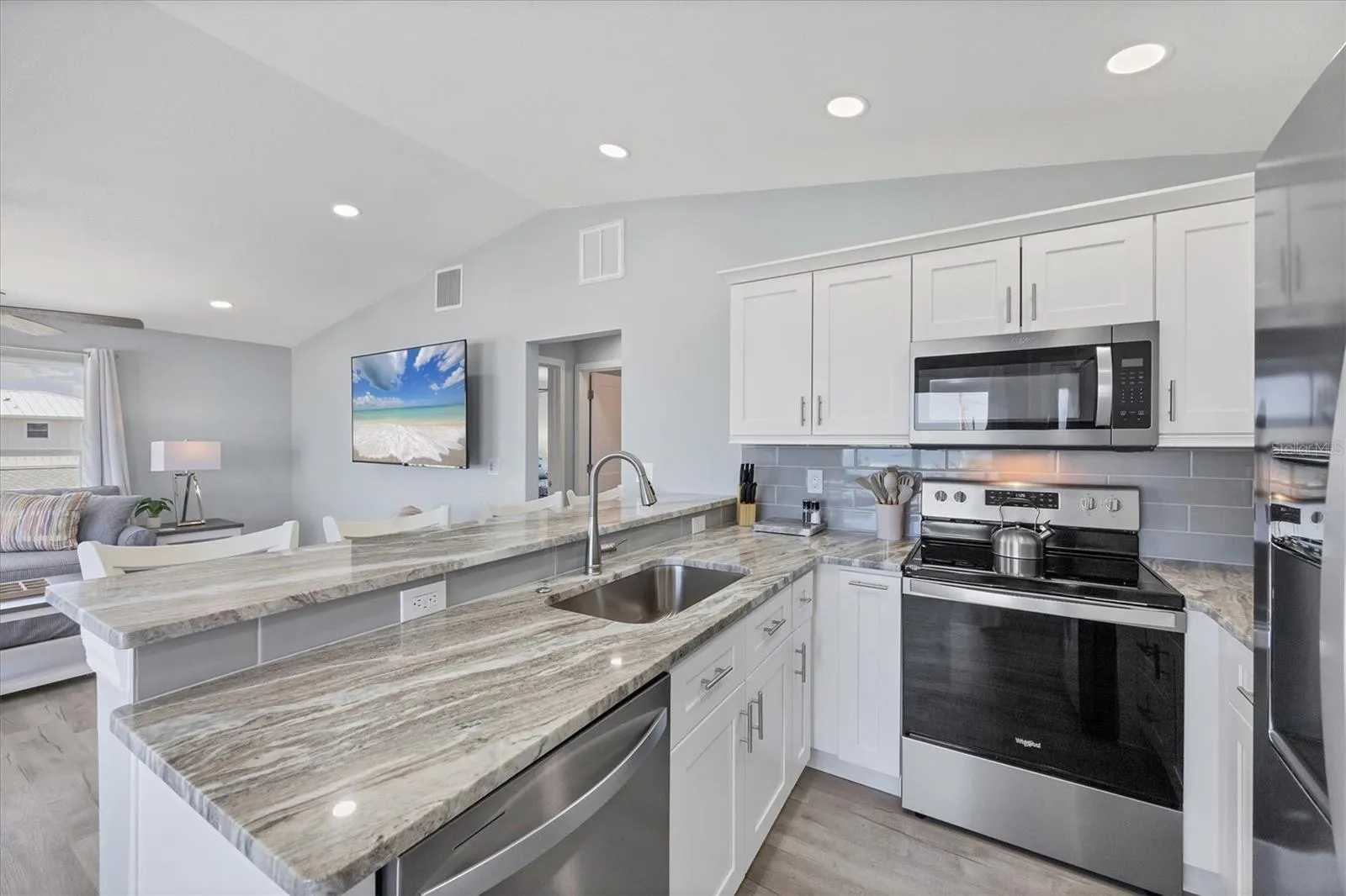 1107 SHORE VIEW DR