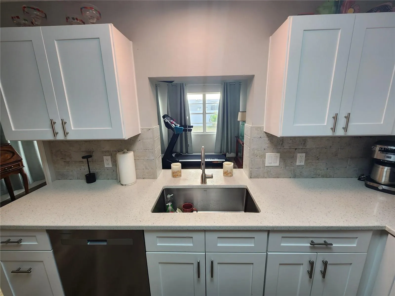 1229 CORAL LN