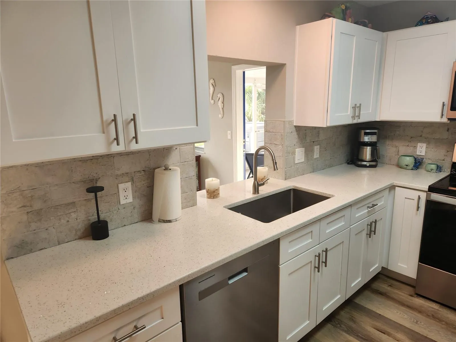 1229 CORAL LN
