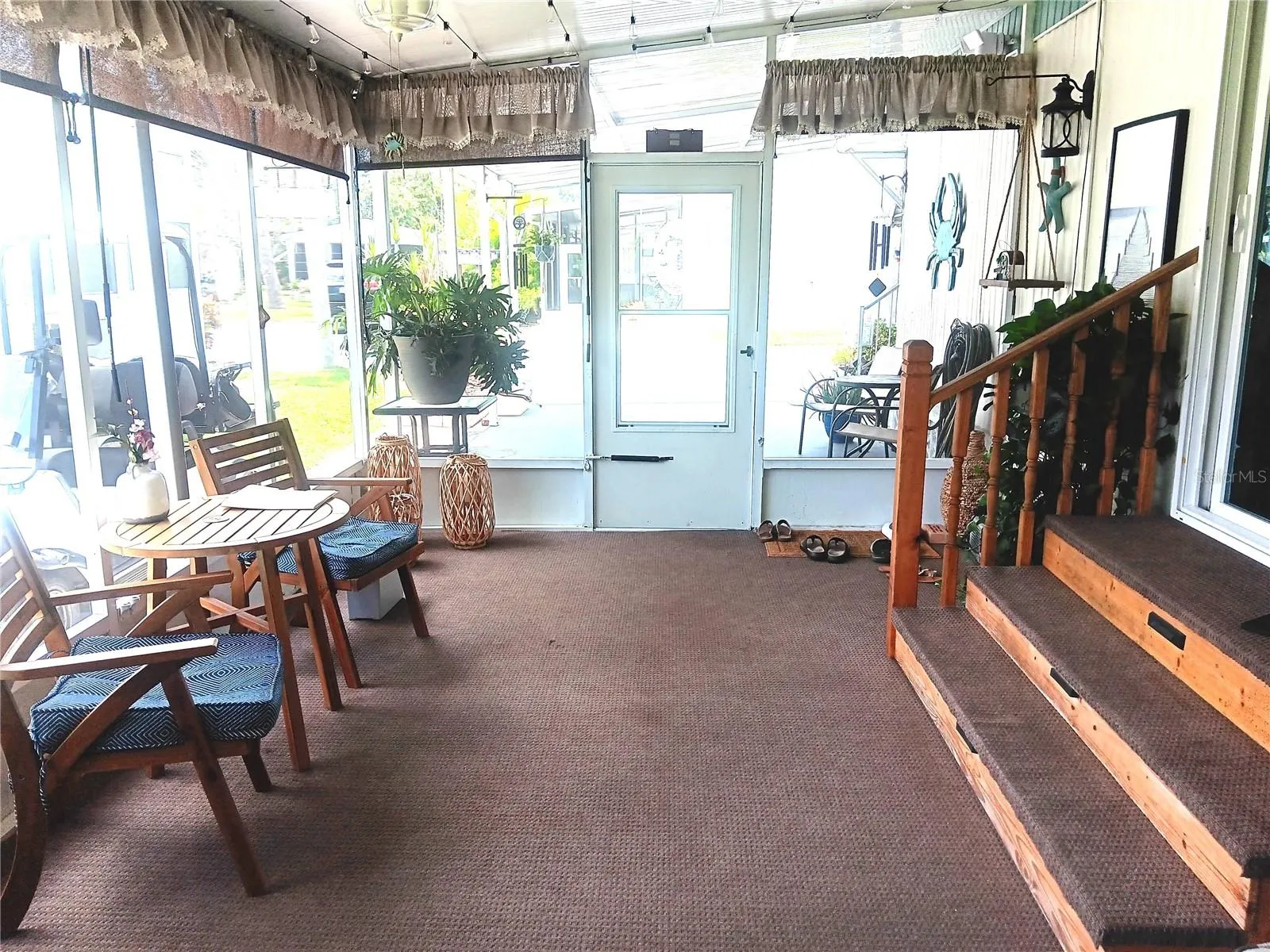 238 PALM AIR DR
