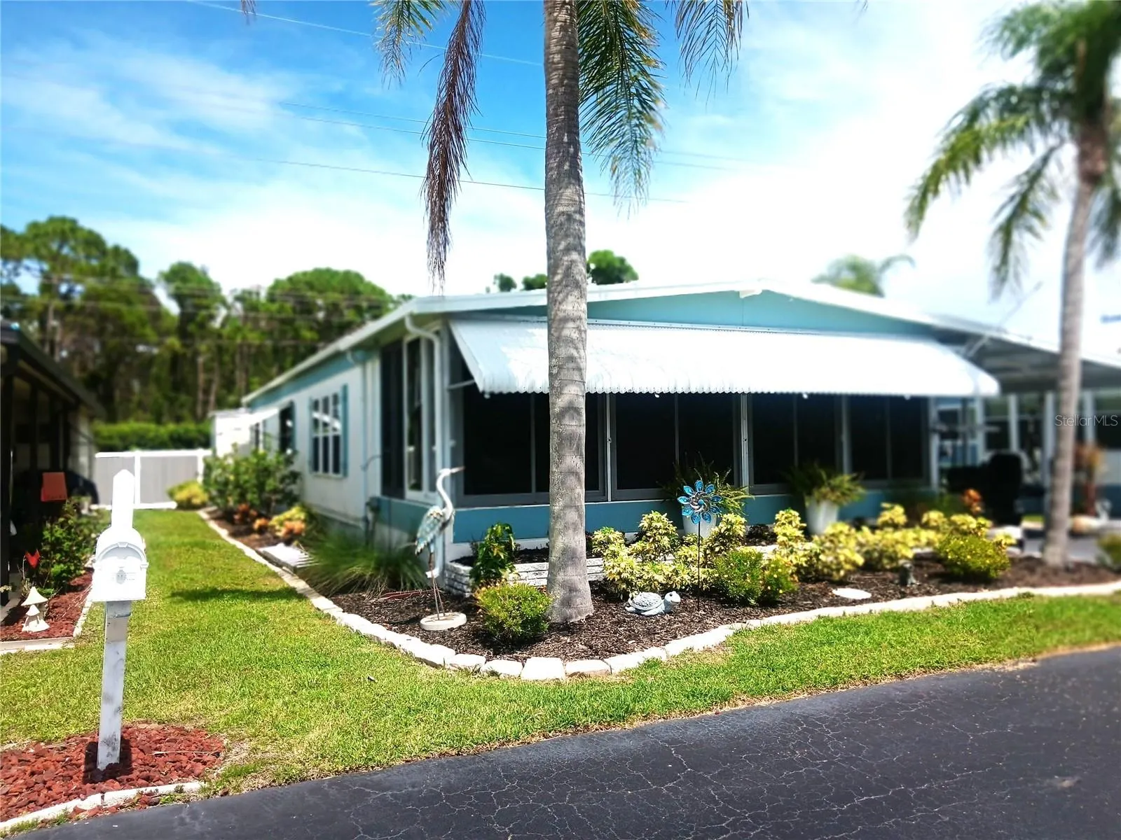 238 PALM AIR DR