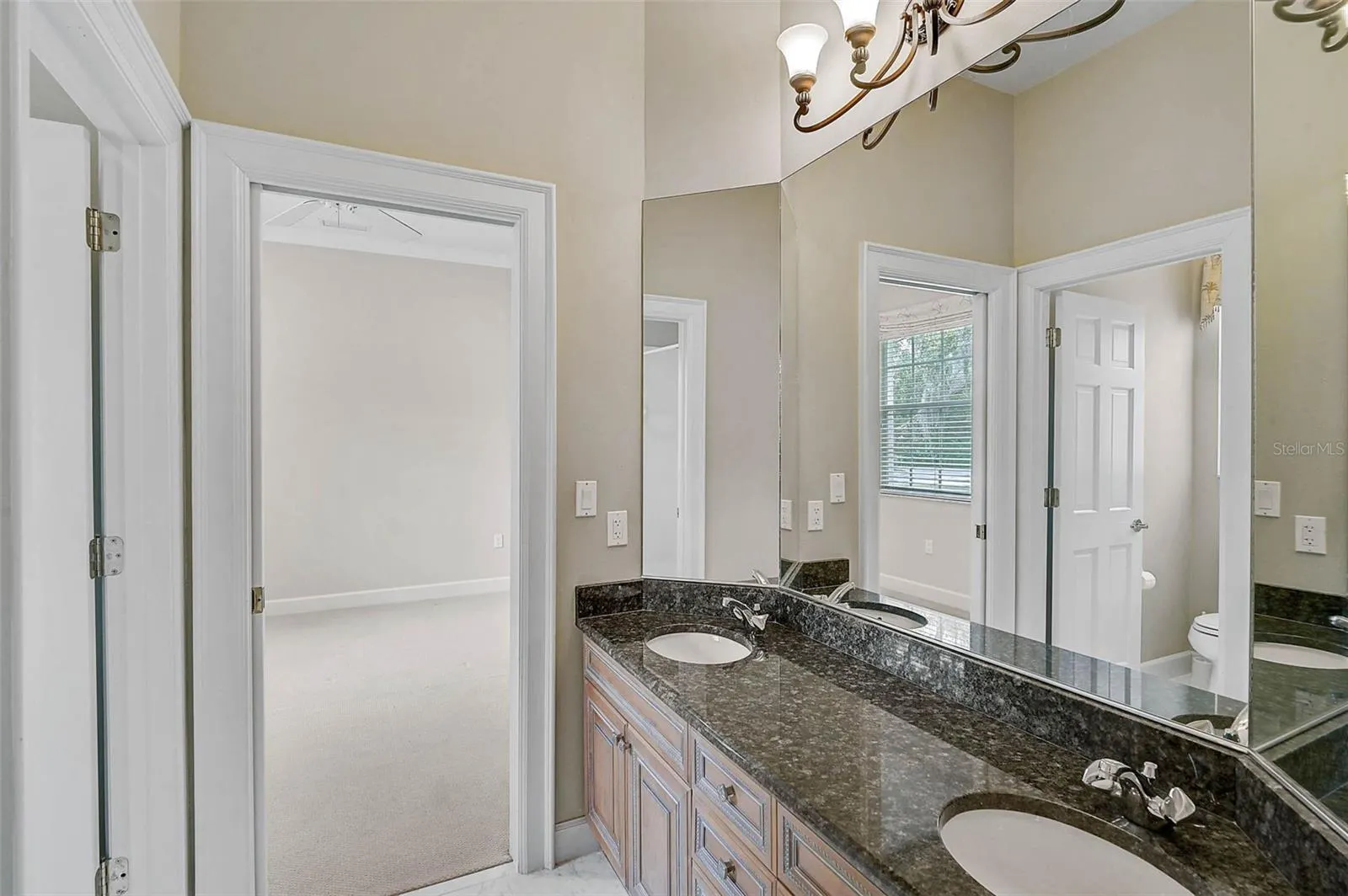 852 MACEWEN DR