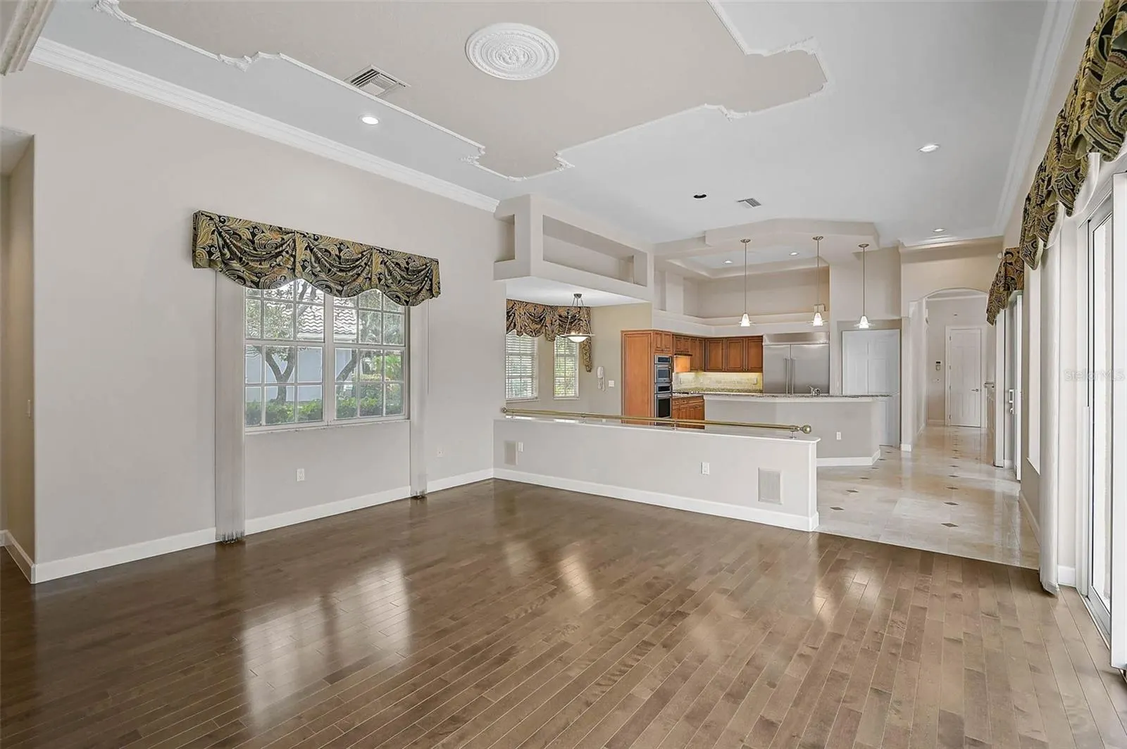 852 MACEWEN DR