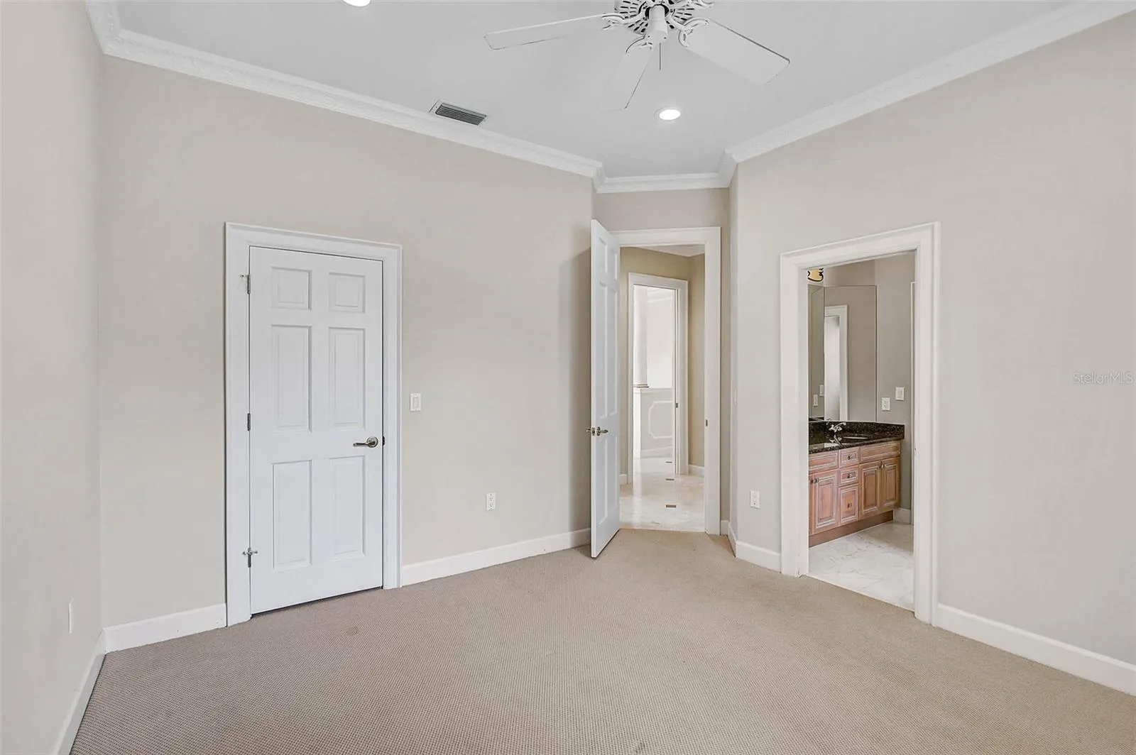 852 MACEWEN DR