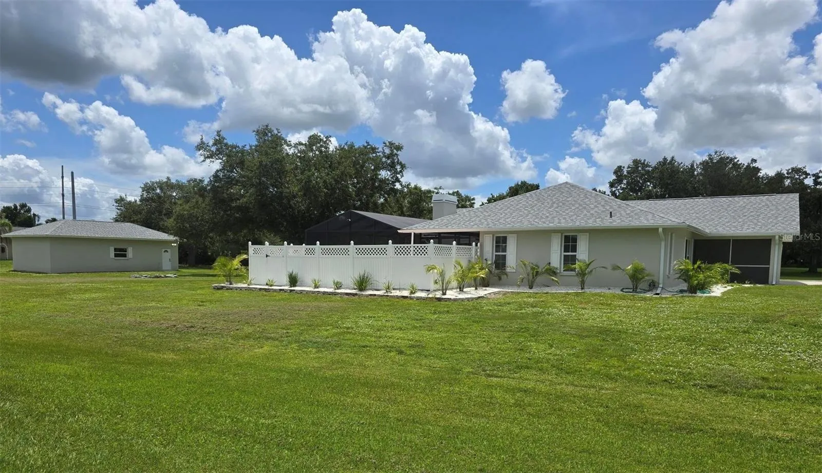 2713 HERMITAGE BLVD