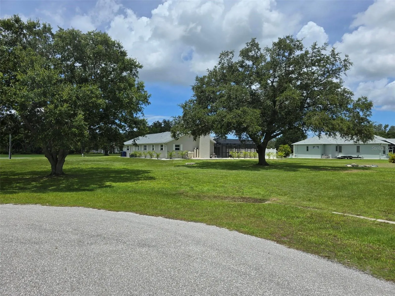 2713 HERMITAGE BLVD