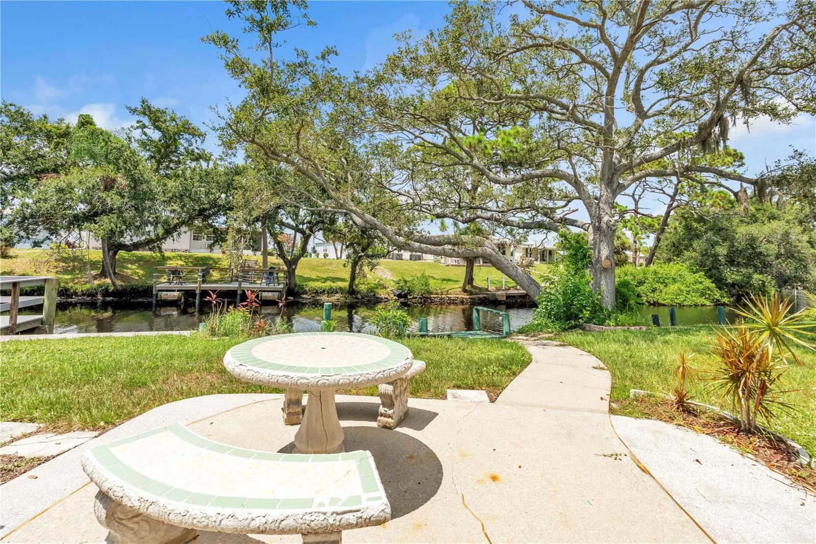 129 BROOKSHIRE DR