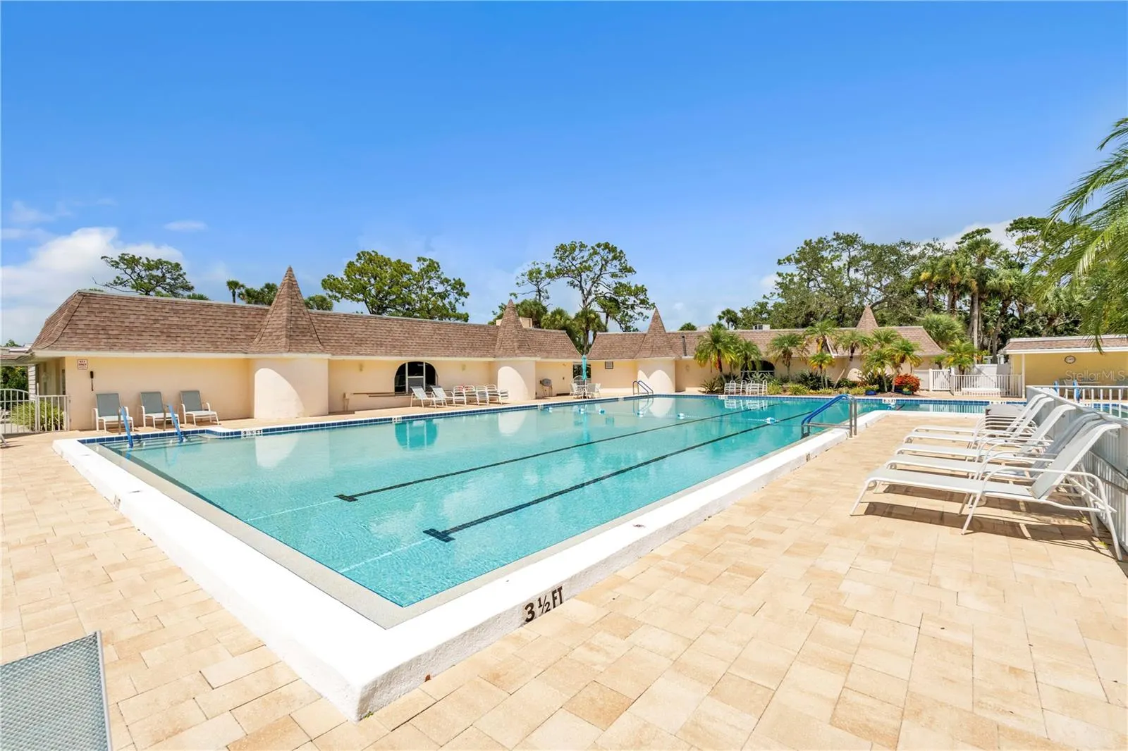 129 BROOKSHIRE DR