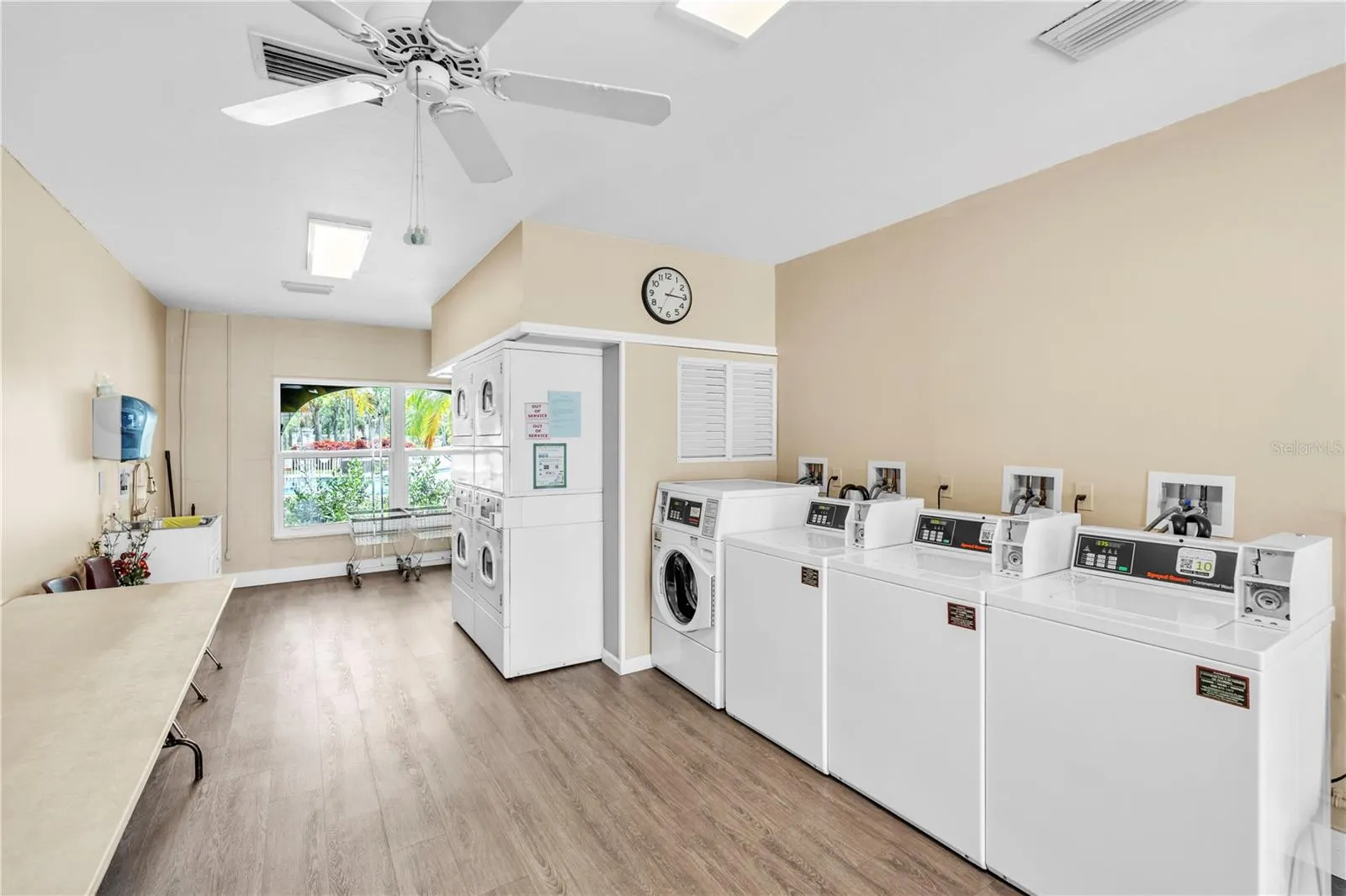 129 BROOKSHIRE DR