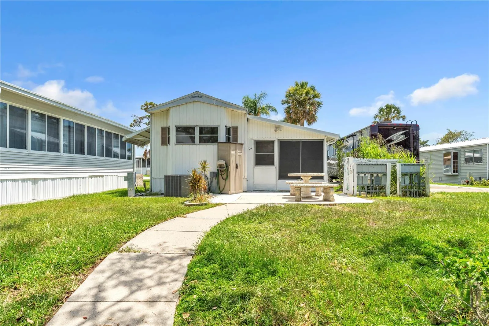 129 BROOKSHIRE DR