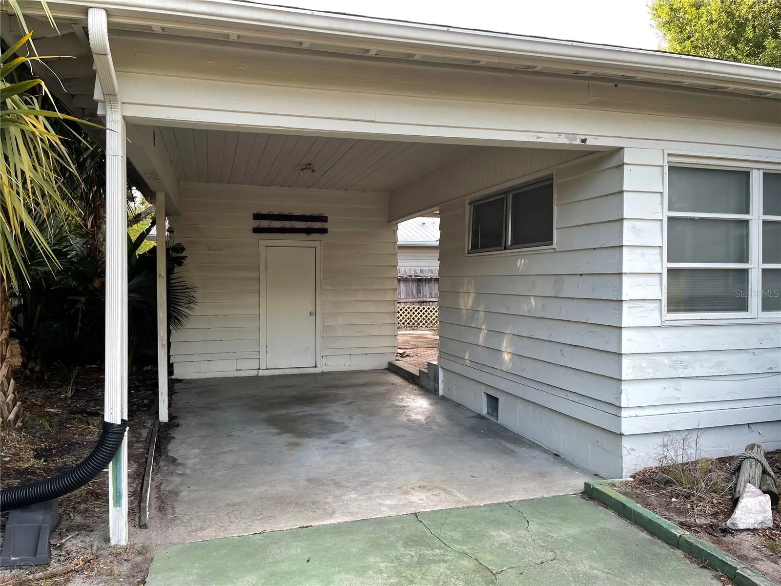 2415 PELICAN DR