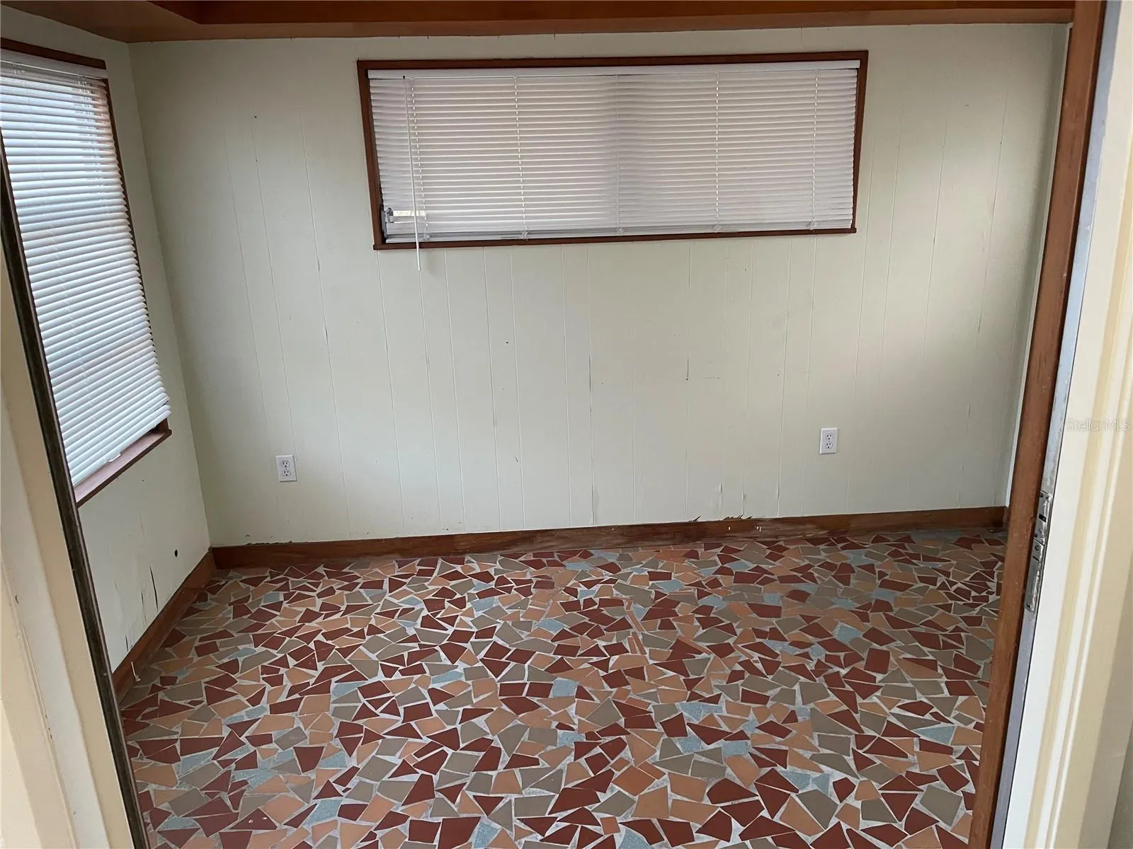 2415 PELICAN DR