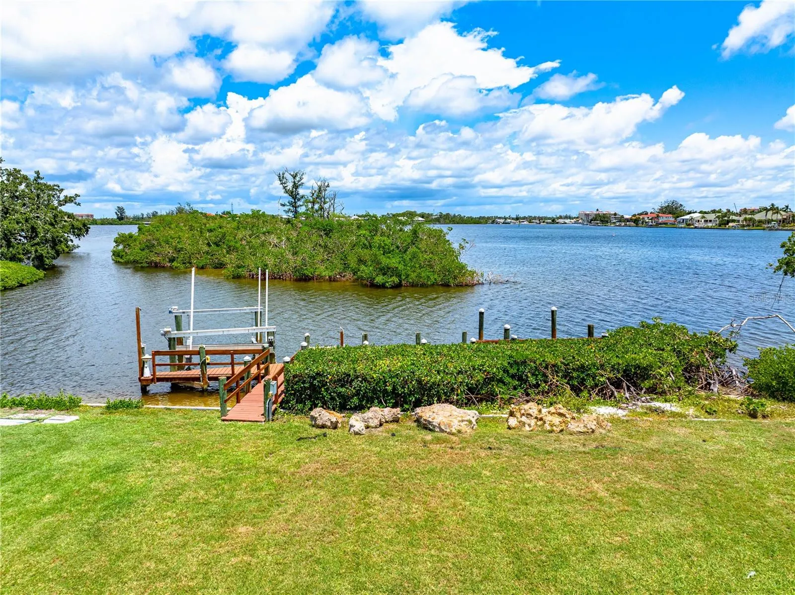 473 ANCHORAGE DR