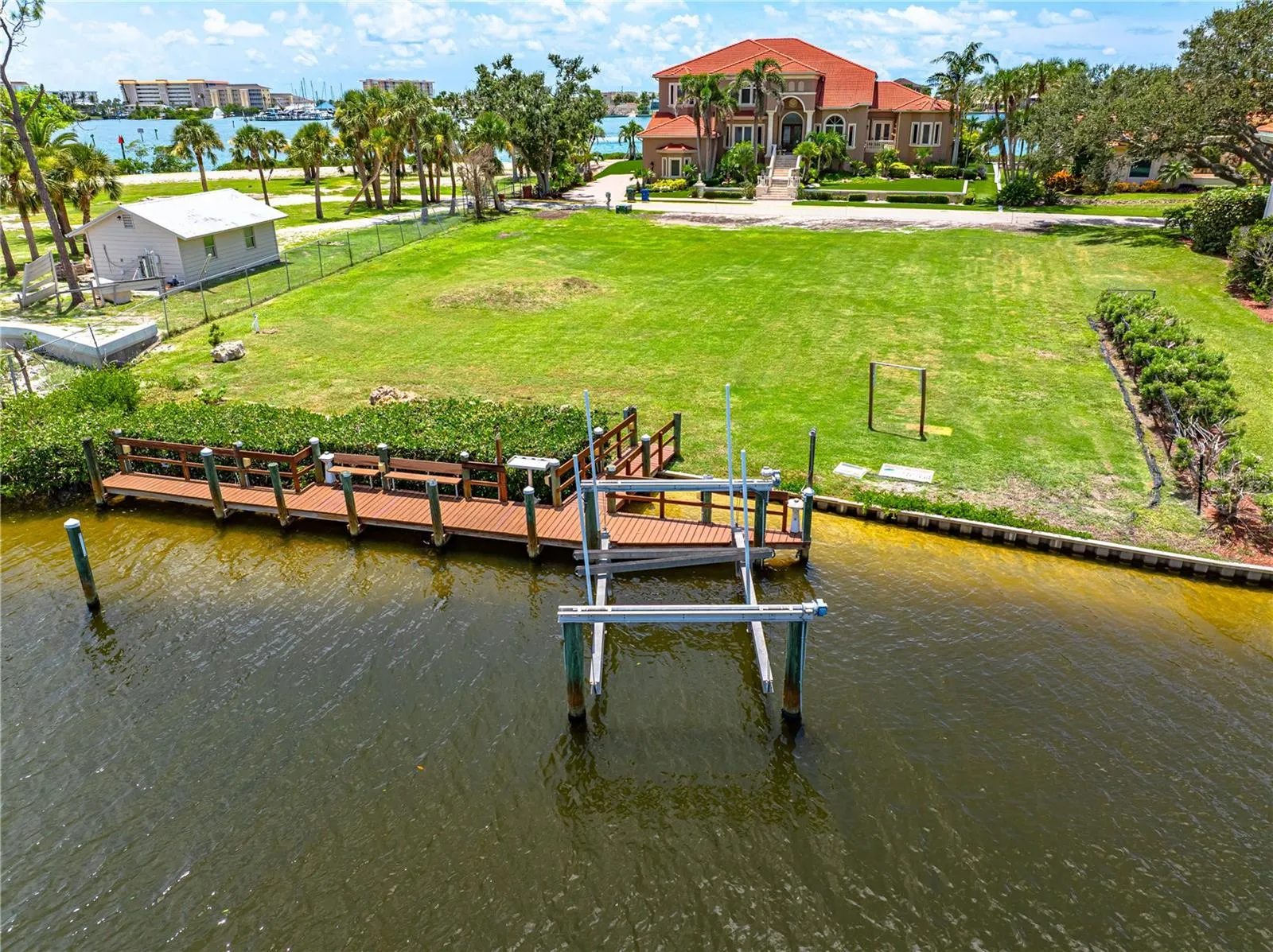 473 ANCHORAGE DR