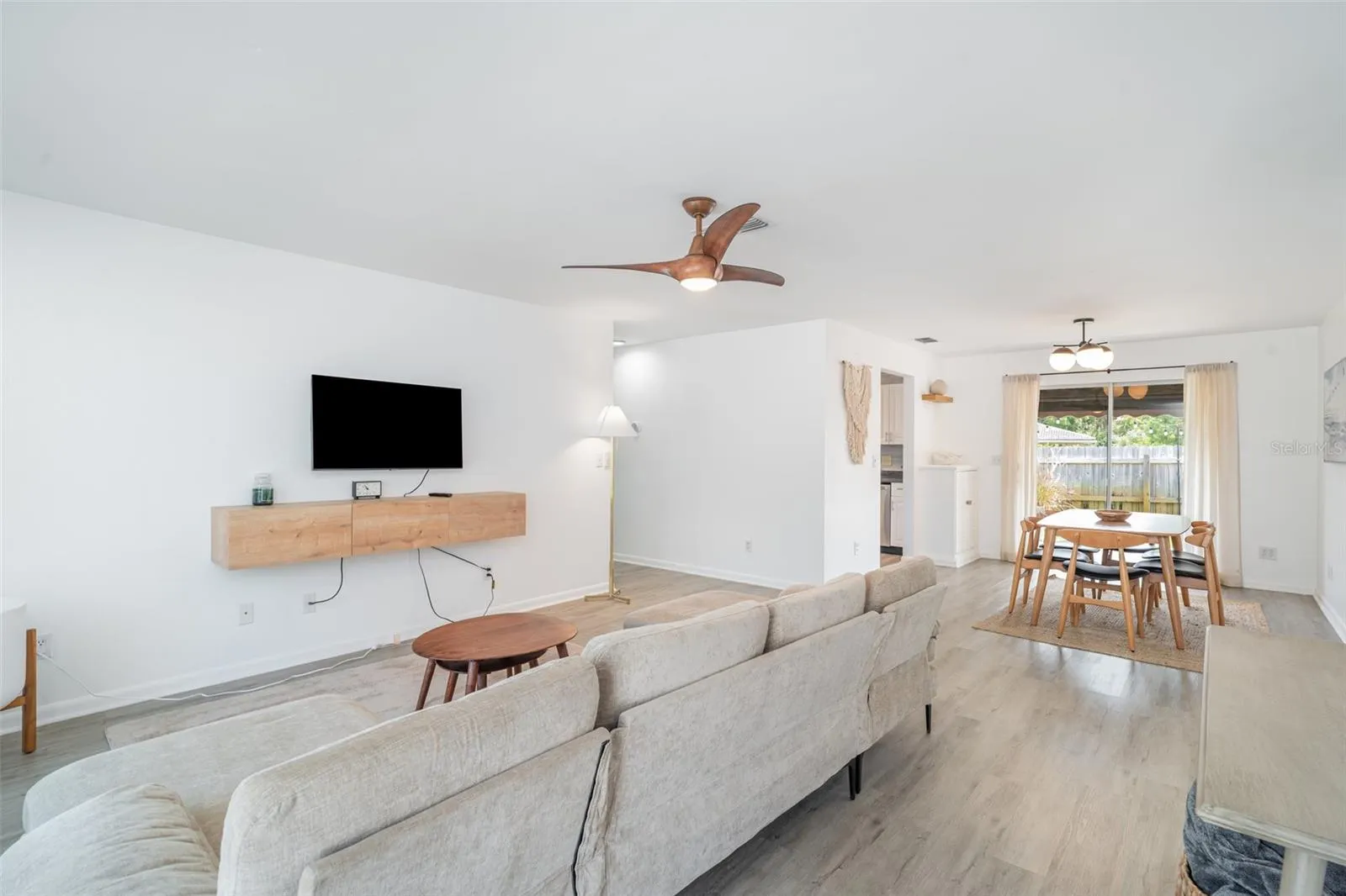 503 CASAS BONITAS PL