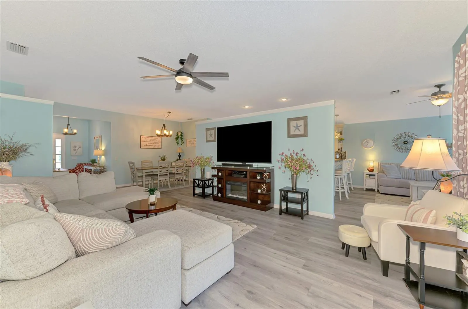 241 FAREHAM DR