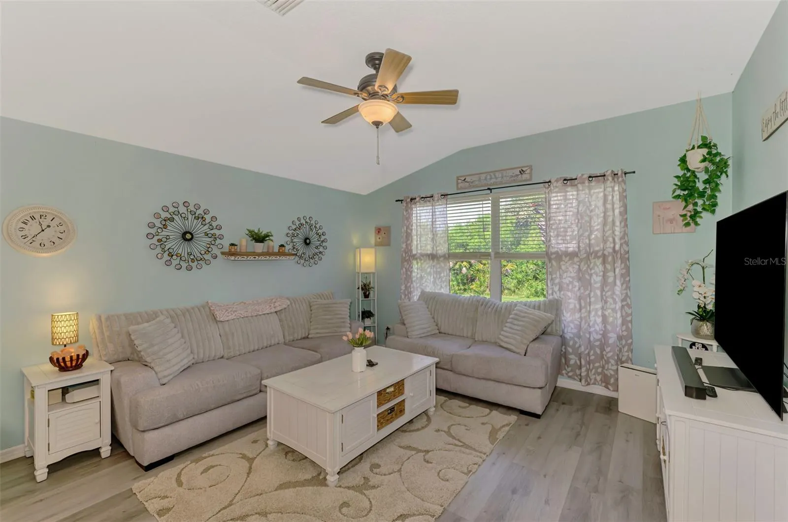 241 FAREHAM DR