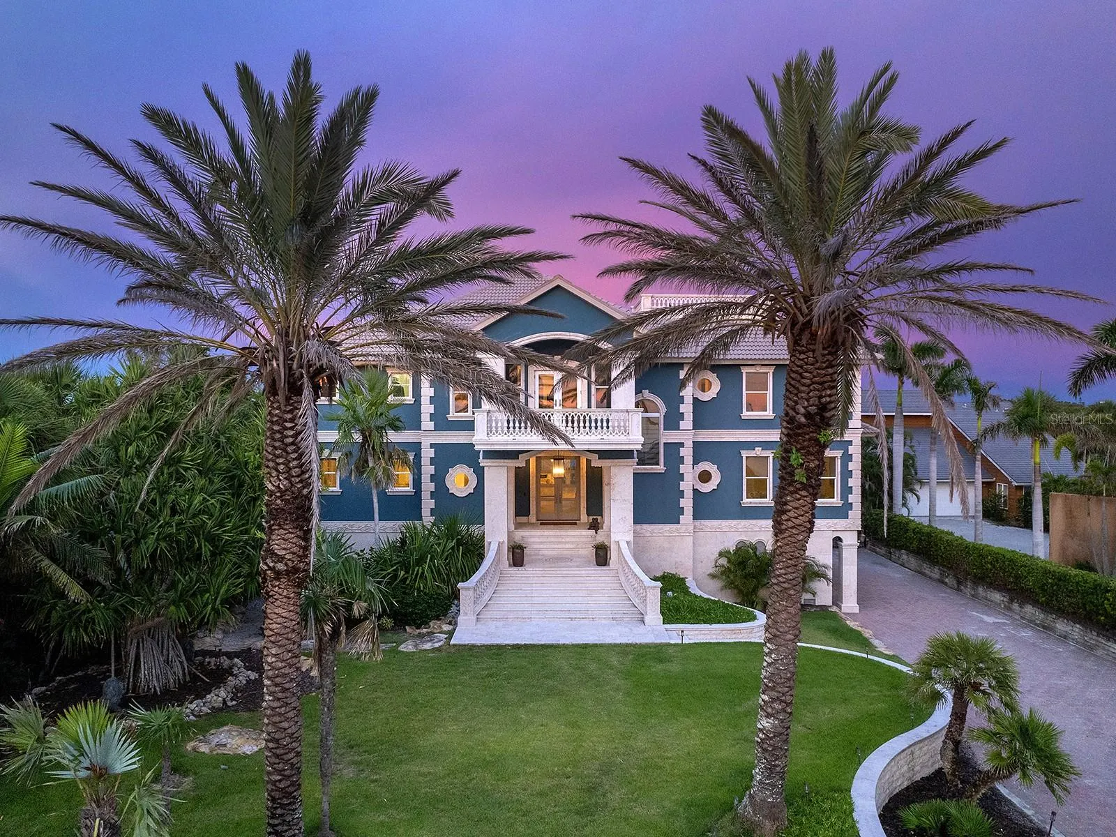 144 N CASEY KEY RD