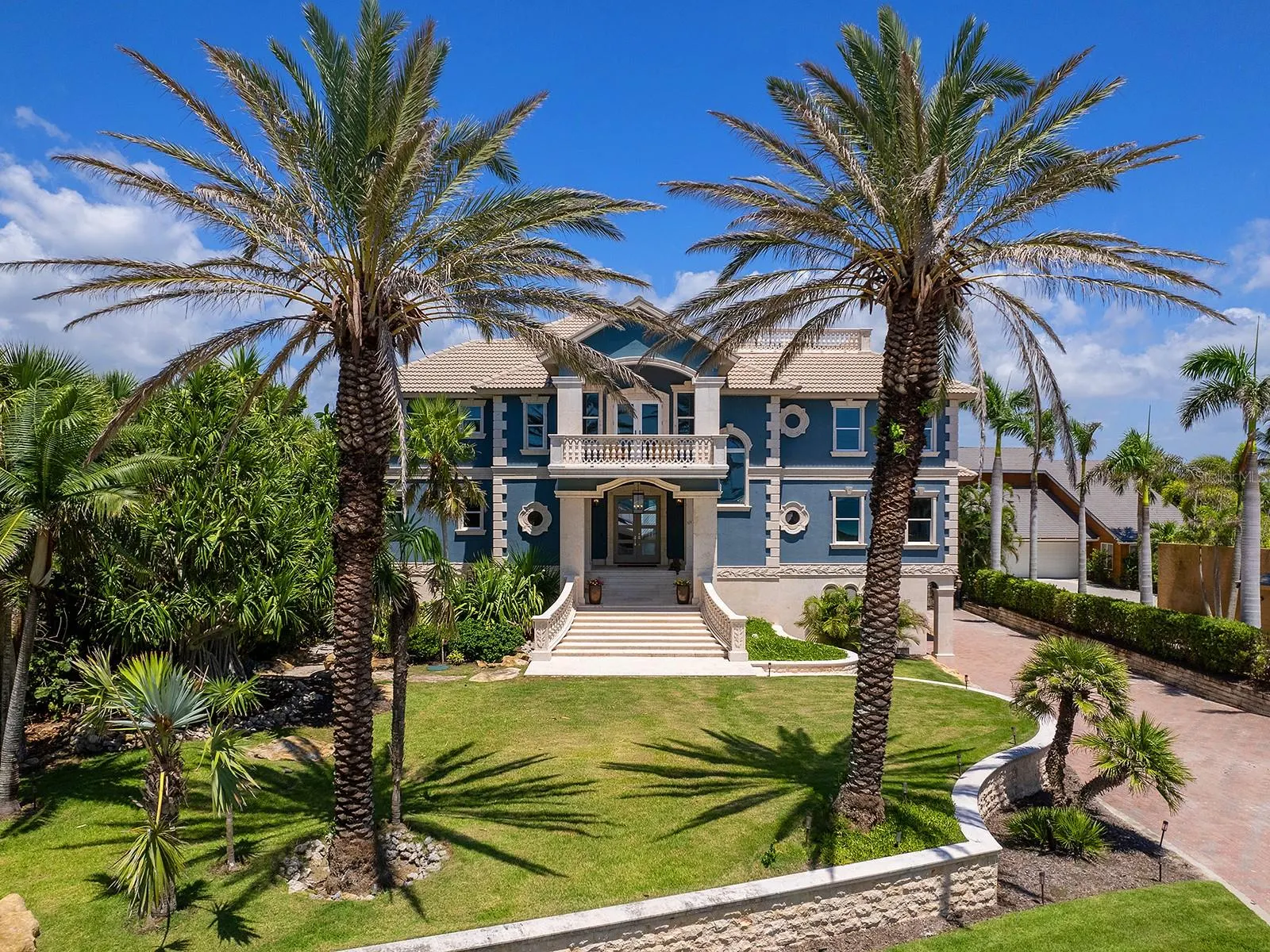 144 N CASEY KEY RD