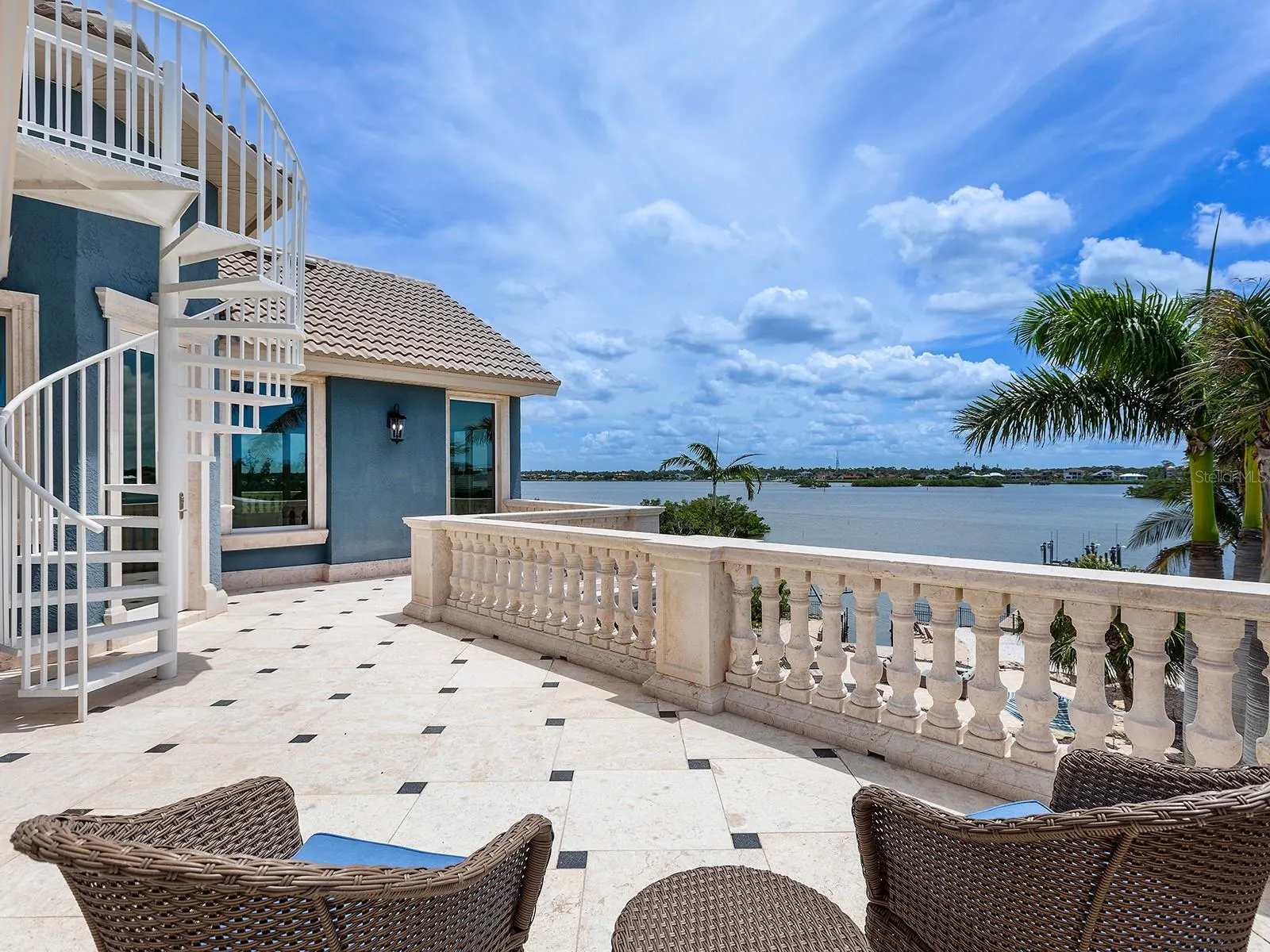 144 N CASEY KEY RD