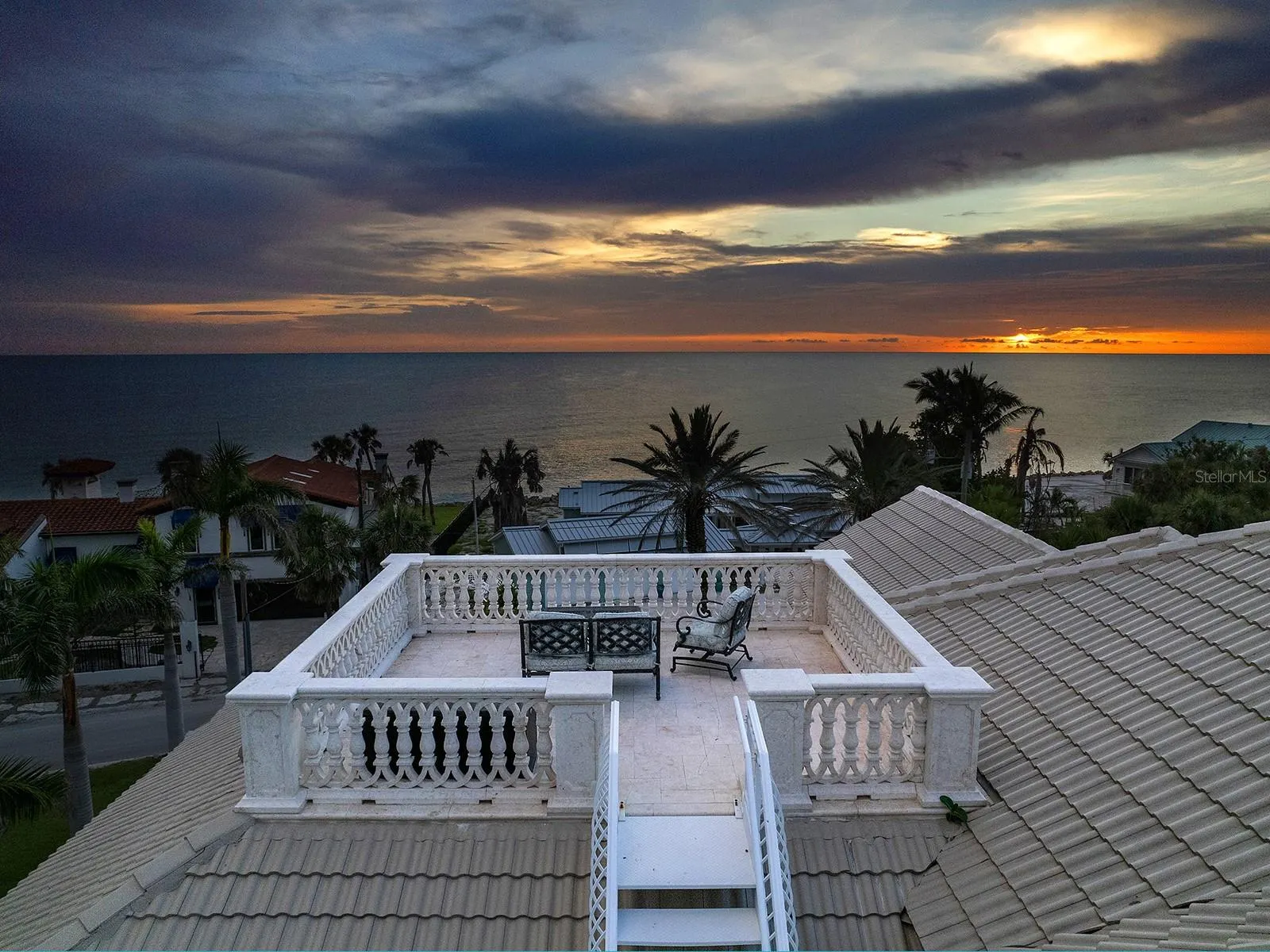 144 N CASEY KEY RD