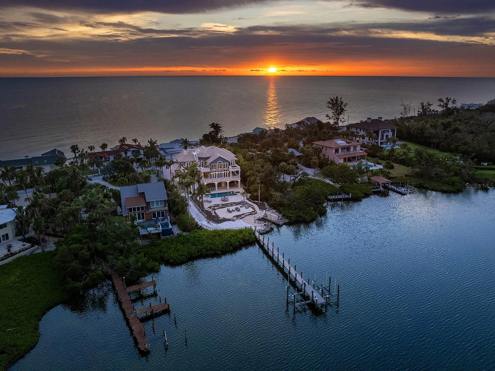 144 N CASEY KEY RD