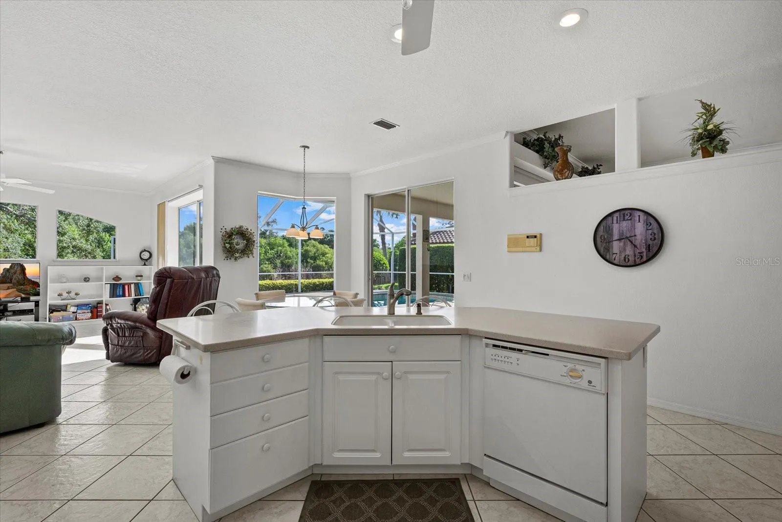 783 BRIDLE OAKS DR