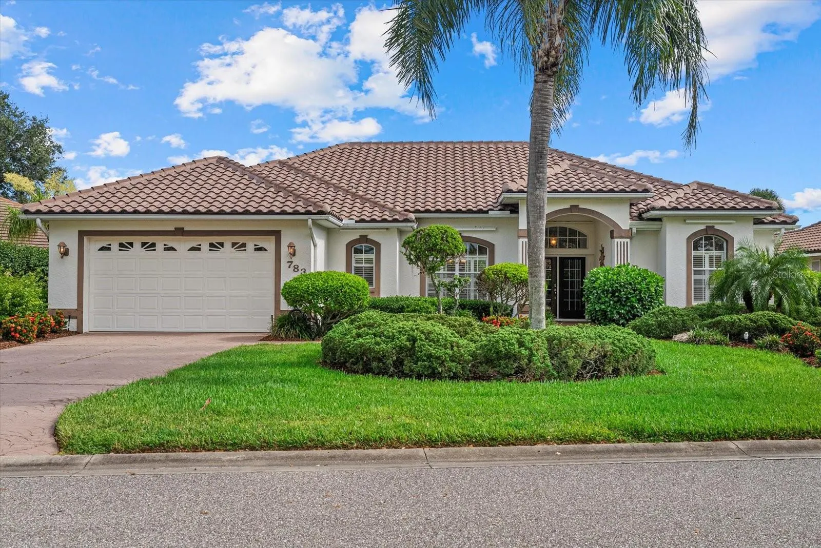 783 BRIDLE OAKS DR