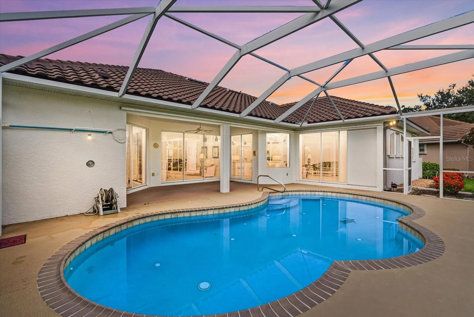 783 BRIDLE OAKS DR