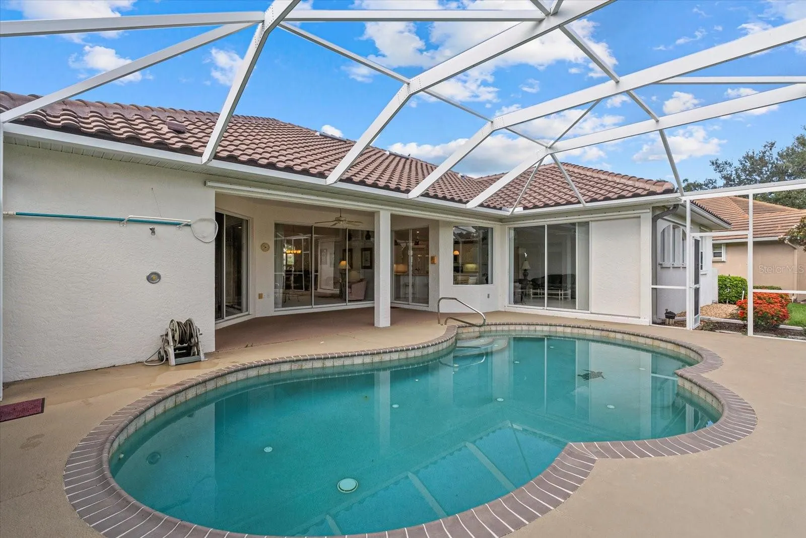 783 BRIDLE OAKS DR