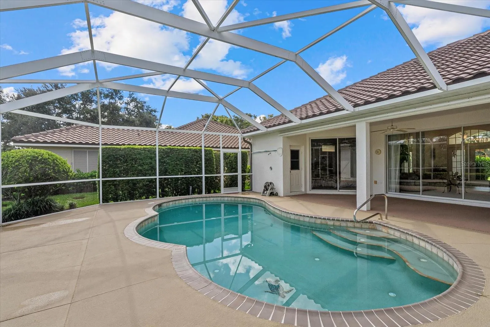 783 BRIDLE OAKS DR
