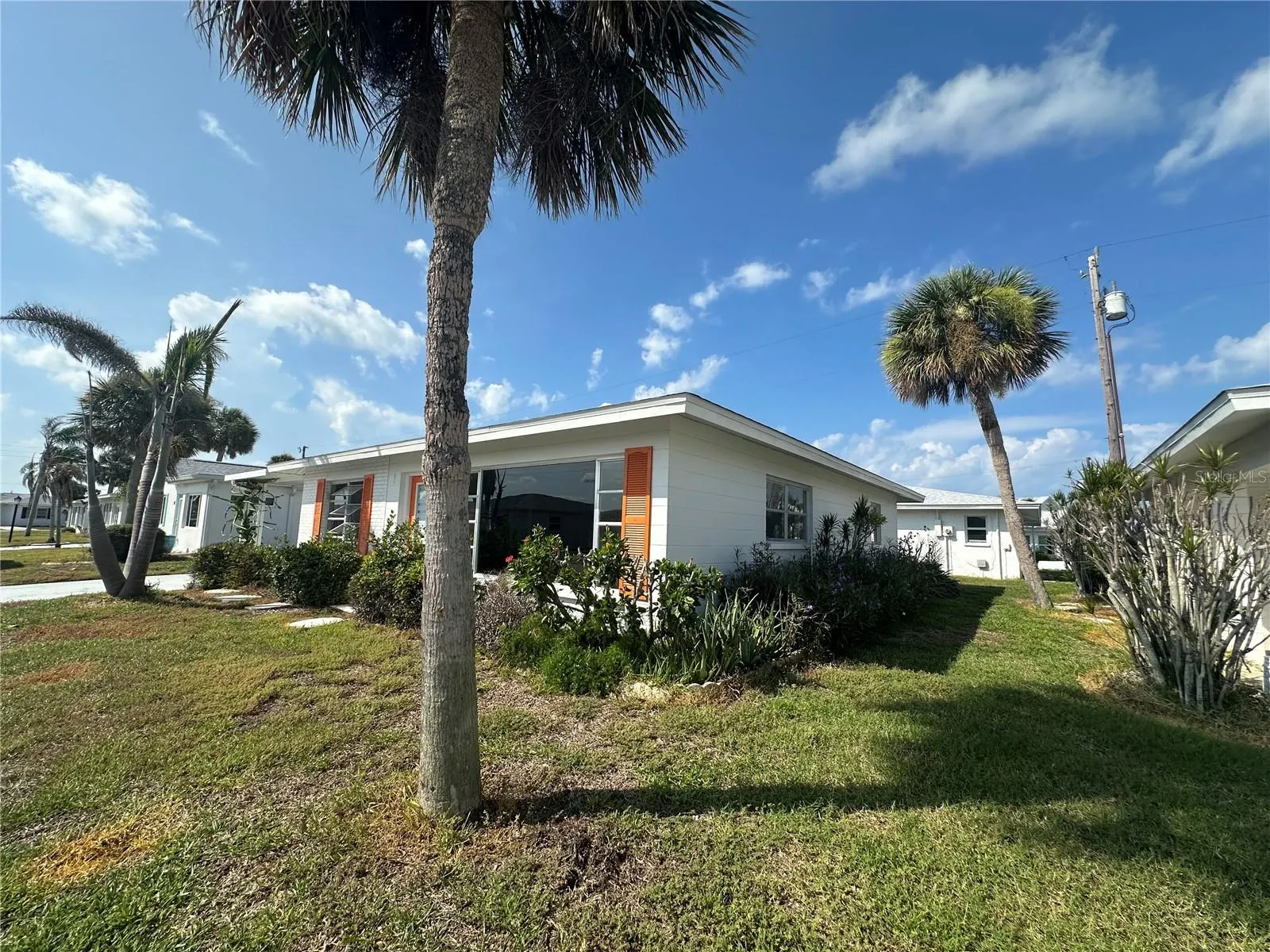 1977 BEACH RD #60, #60
