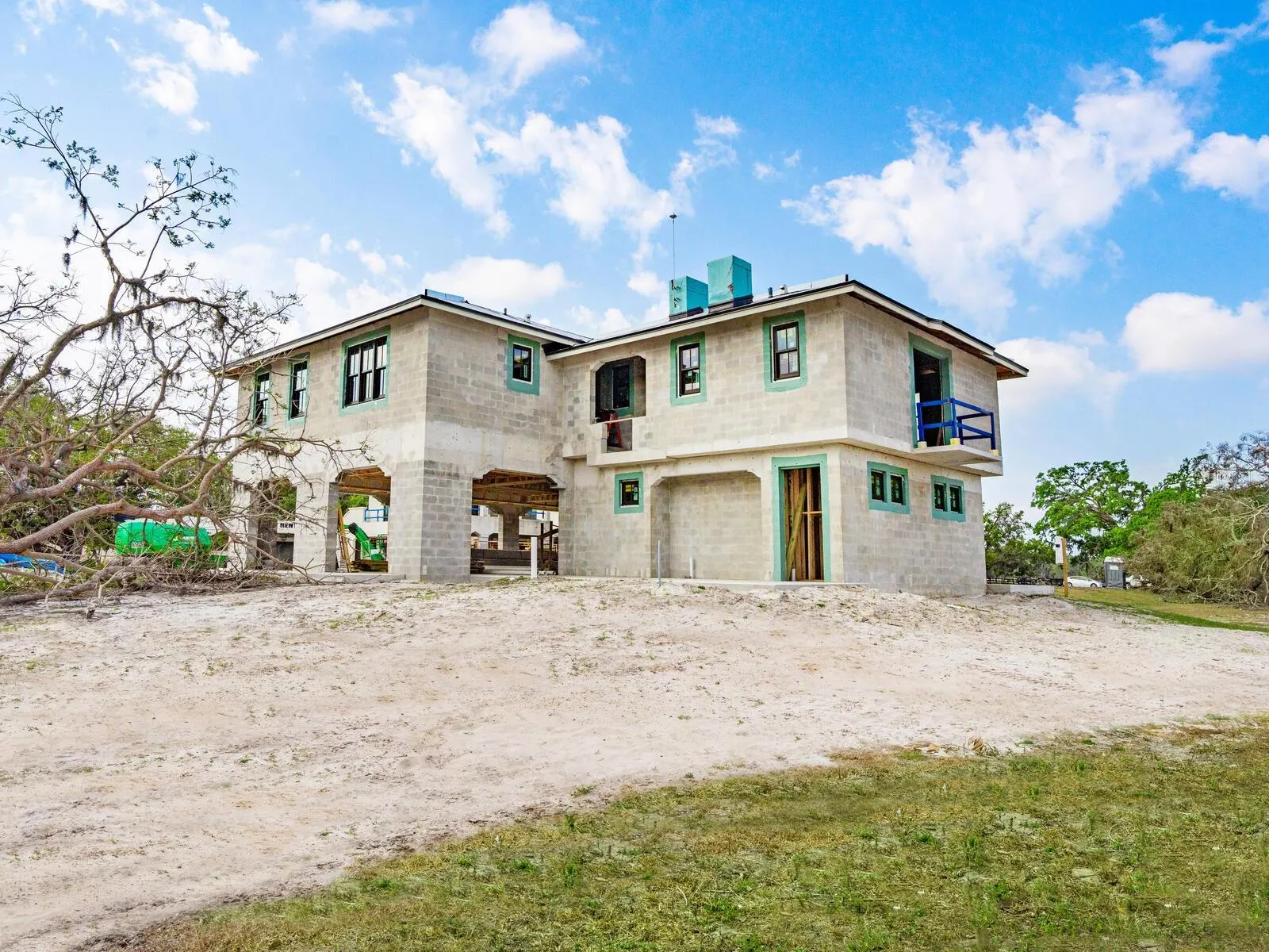 600 N JACKSON RD