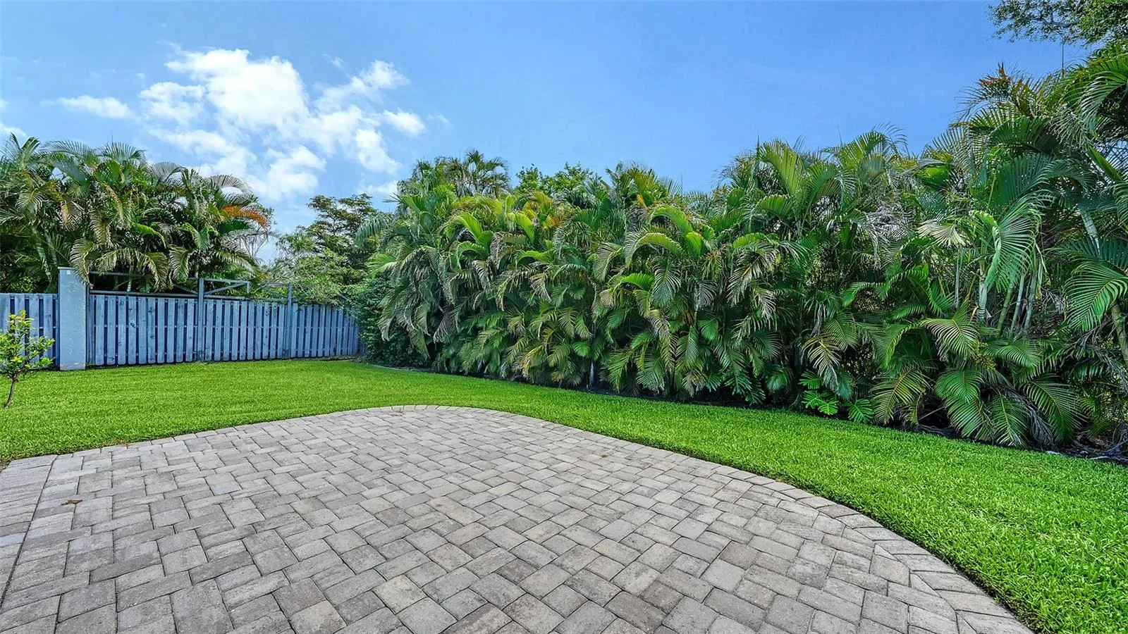 3639 BENEVA OAKS BLVD