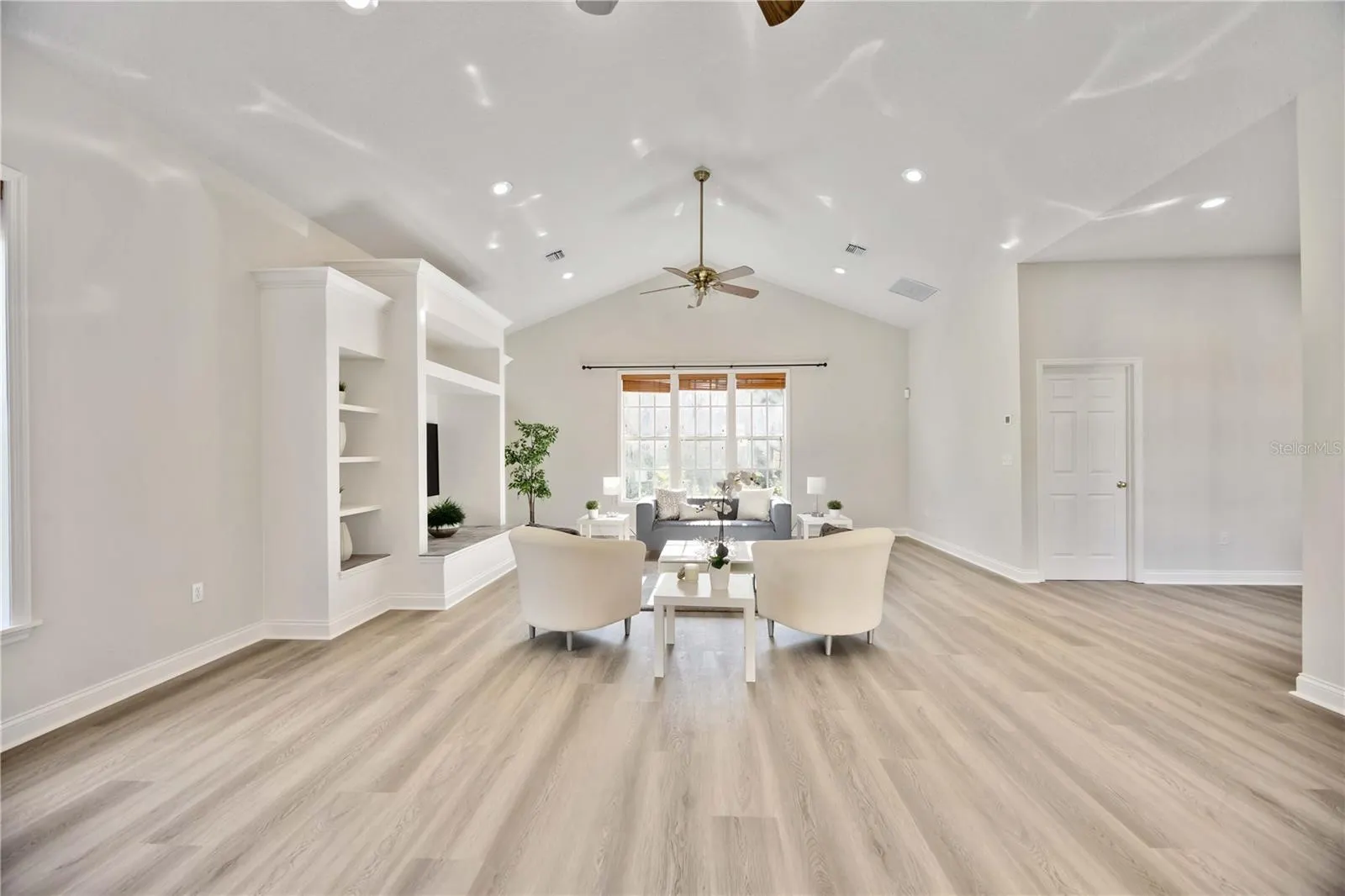 1245 HANOVERIAN CIR