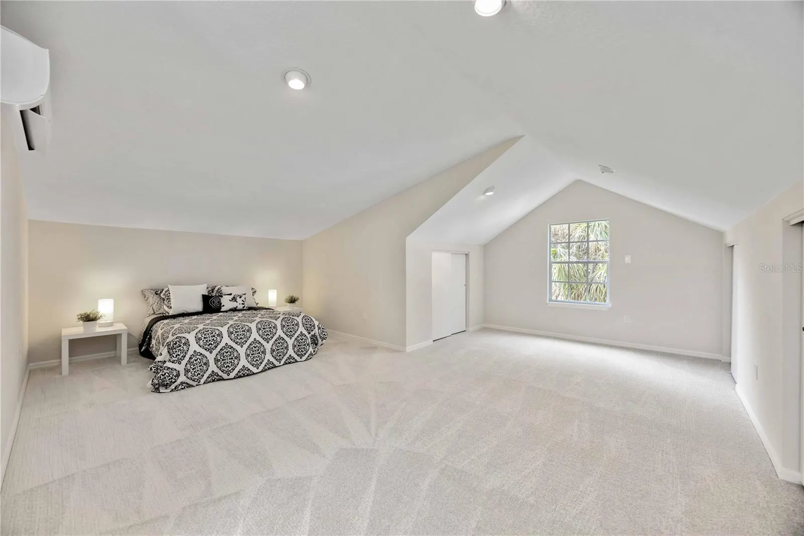 1245 HANOVERIAN CIR