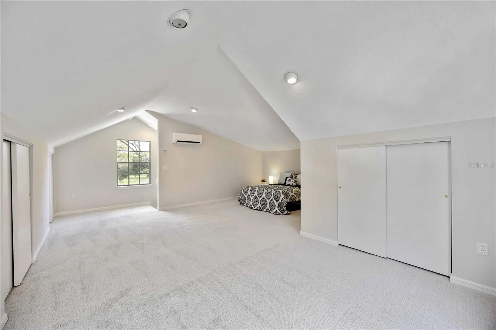 1245 HANOVERIAN CIR