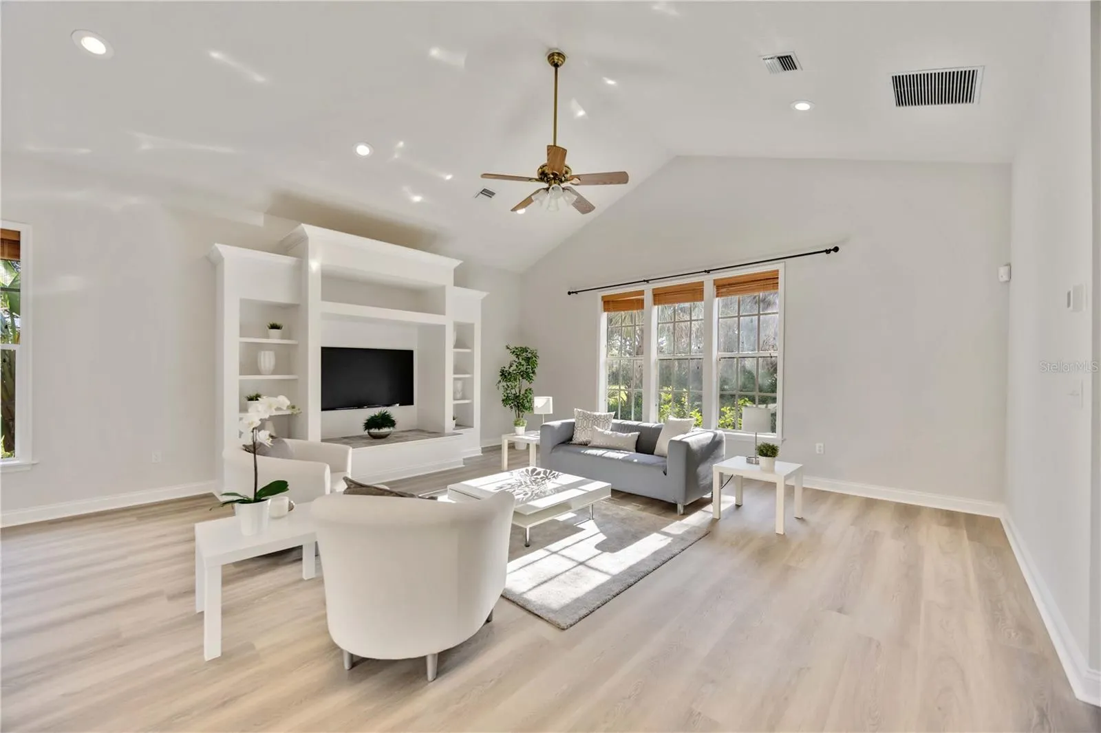 1245 HANOVERIAN CIR