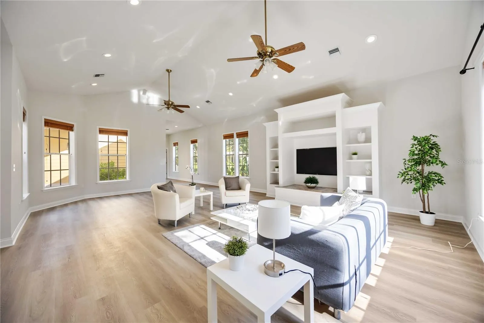 1245 HANOVERIAN CIR