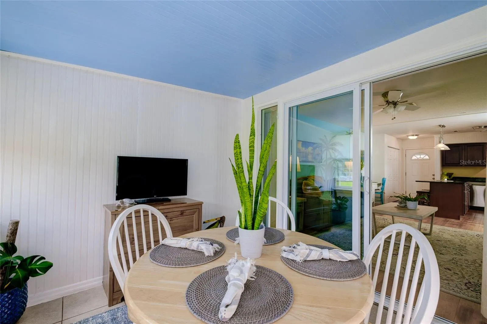 5055 LIVE OAK CIR