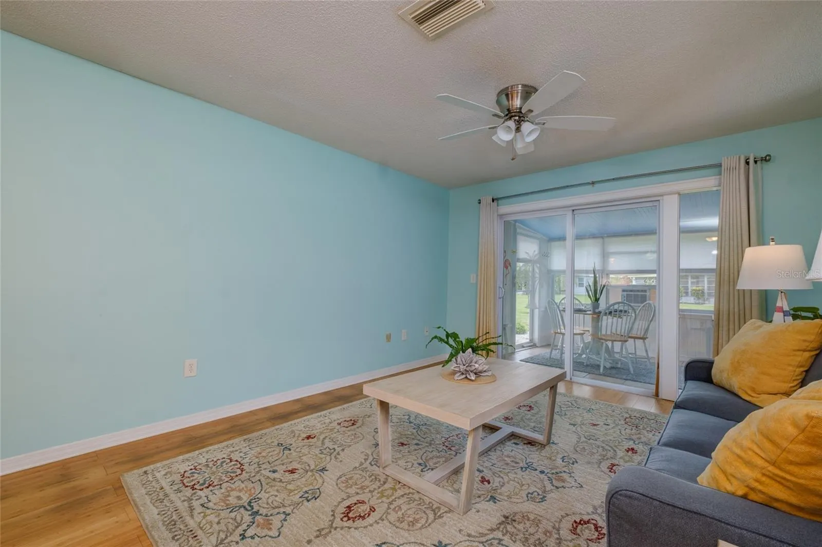 5055 LIVE OAK CIR