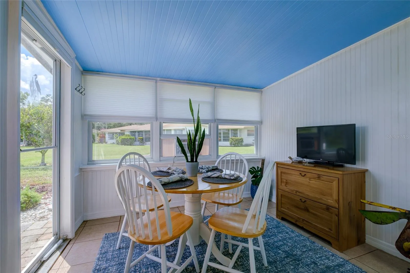 5055 LIVE OAK CIR
