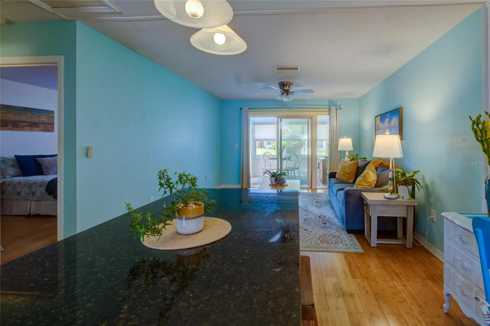 5055 LIVE OAK CIR