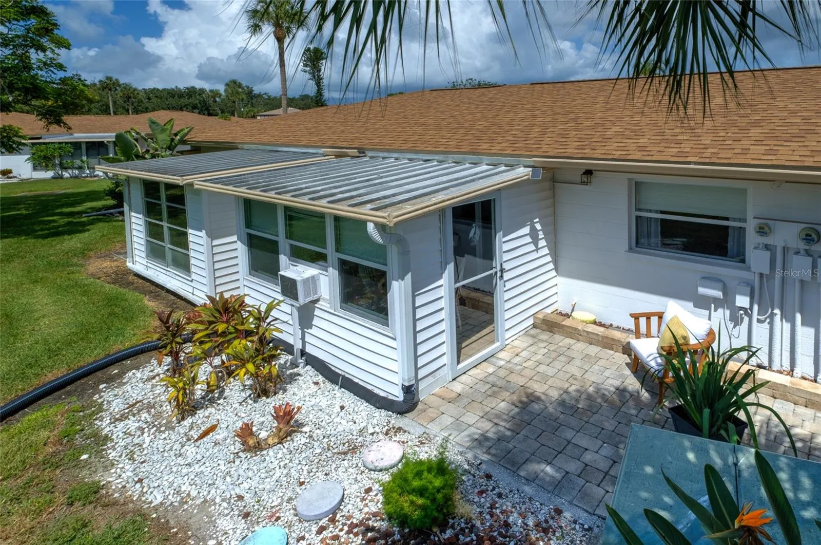 5055 LIVE OAK CIR